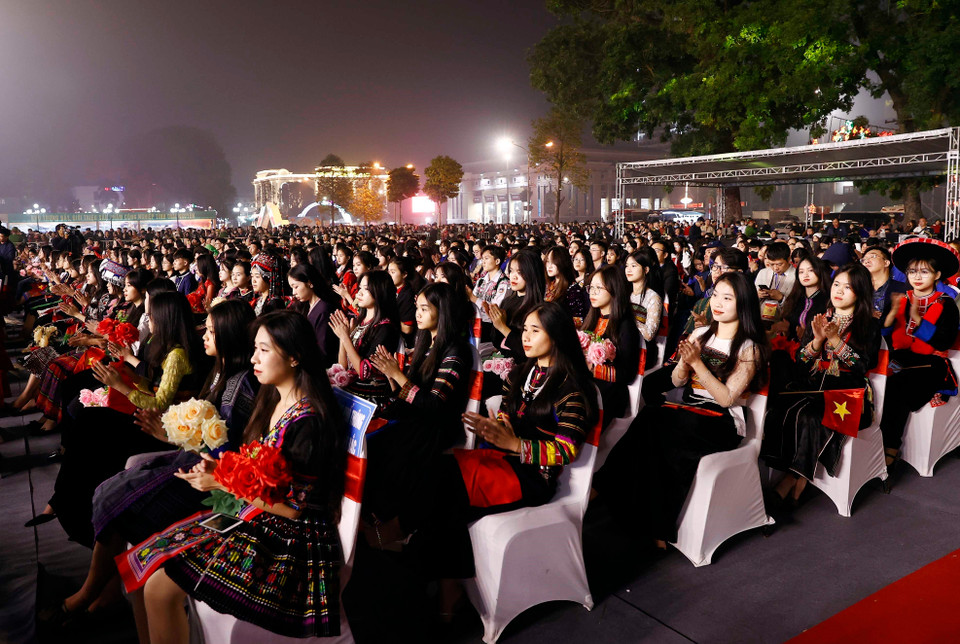 Học sinh, sinh viên tỉnh Thái Nguyên tham dự Lễ kỷ niệm. (Ảnh: An Đăng/TTXVN)