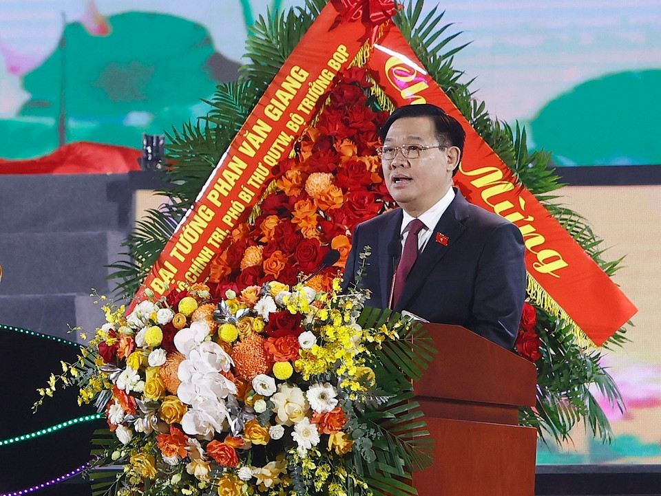 Chủ tịch Quốc hội Vương Đình Huệ phát biểu tại Lễ kỷ niệm 60 năm ngày Bác Hồ thăm tỉnh Thái Nguyên. (Ảnh: An Đăng/TTXVN)