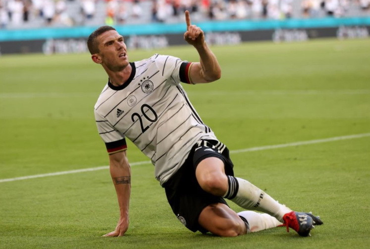 ...giúp Đức dẫn trước 4-1. (Nguồn: UEFA)