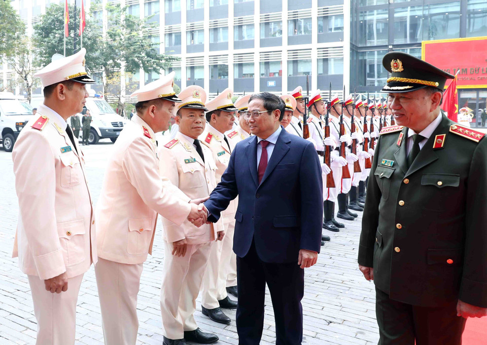 Thủ tướng Phạm Minh Chính với các đại biểu. (Ảnh: Phạm Kiên/TTXVN)