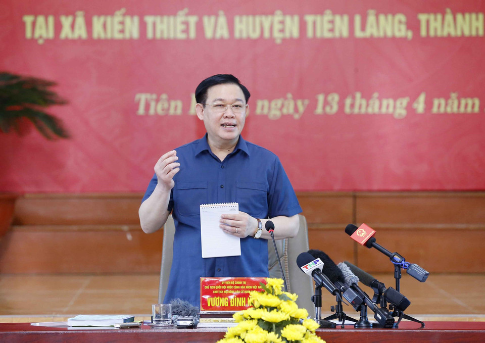 Chủ tịch Quốc hội Vương Đình Huệ phát biểu chỉ đạo tại buổi kiểm tra công tác chuẩn bị bầu cử. (Ảnh: Doãn Tấn/TTXVN)