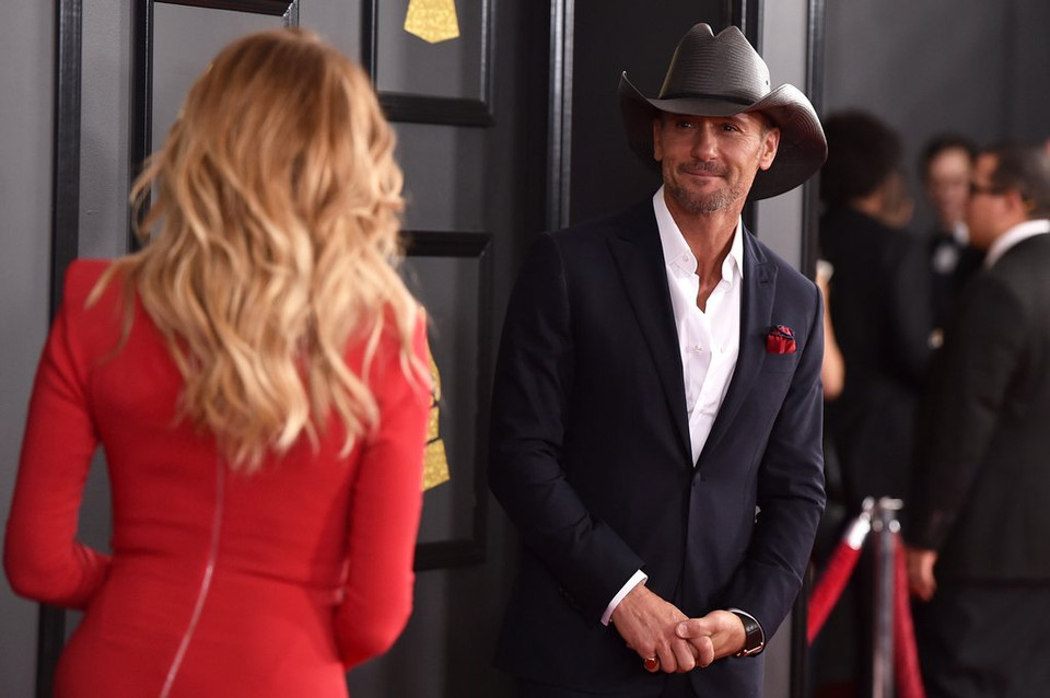 Tình yêu hiện diện ở khắp nơi, dù chỉ trong từng khoảnh khắc bé nhỏ.