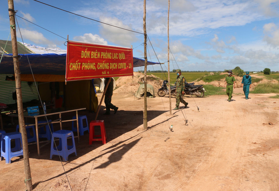 Chốt phòng chống dịch COVID-19 số 4 - Đồn Biên phòng Lạc Quới, Bộ đội Biên phòng An Giang. (Ảnh: Công Mạo/TTXVN)