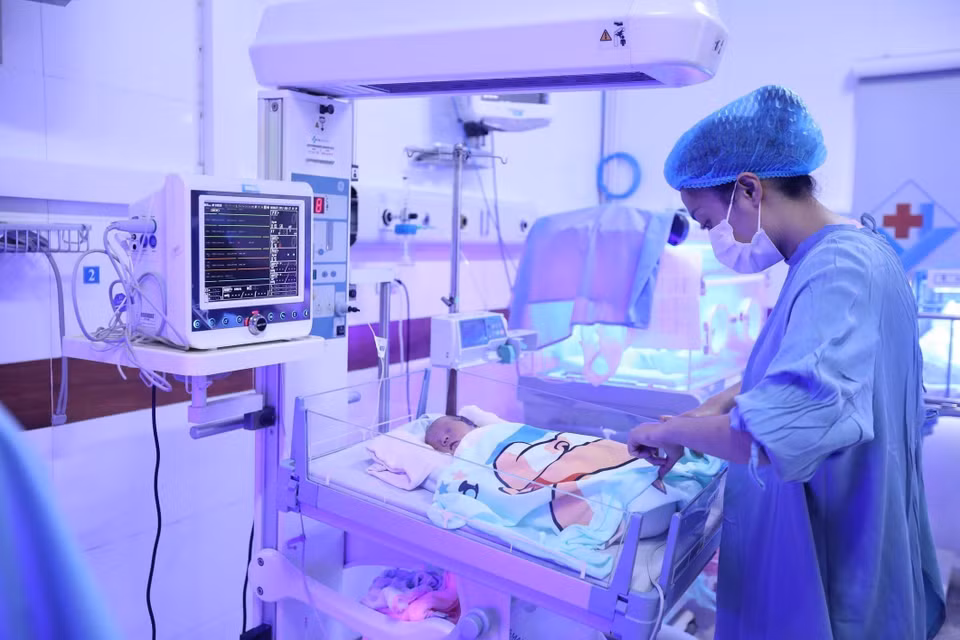Khu điều trị tích cực cho bệnh nhi sơ sinh tại Bệnh viện Đa khoa Hùng Vương (Phú Thọ). (Ảnh: Minh Quyết/TTXVN)