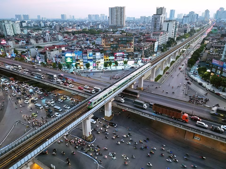 Sự liên kết trong mạng lưới giao thông công cộng, tạo nên môi trường giao thông văn minh, tiện lợi với chi phí hợp lý đối với người dân trong các khu đô thị. (Ảnh: Tuấn Anh/TTXVN)