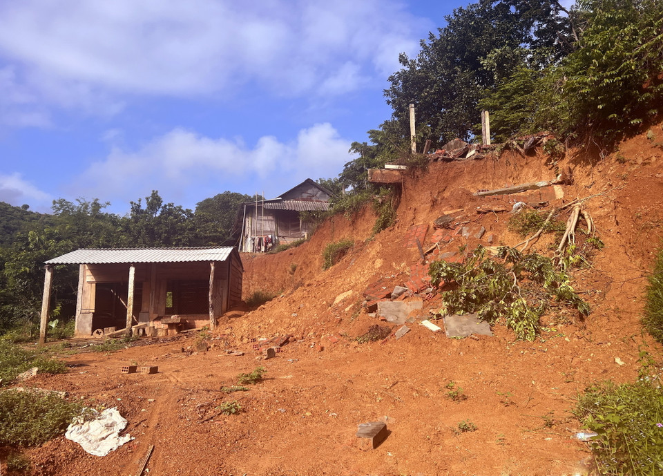 Trên địa bàn hai huyện miền núi Hướng Hóa và Đakrông của tỉnh Quảng Trị hiện có hơn 70 khu vực có rủi ro cao xảy ra sạt lở đất, lũ quét đe dọa lớn đến cuộc sống người dân. (Ảnh: Nguyên Linh/TTXVN)