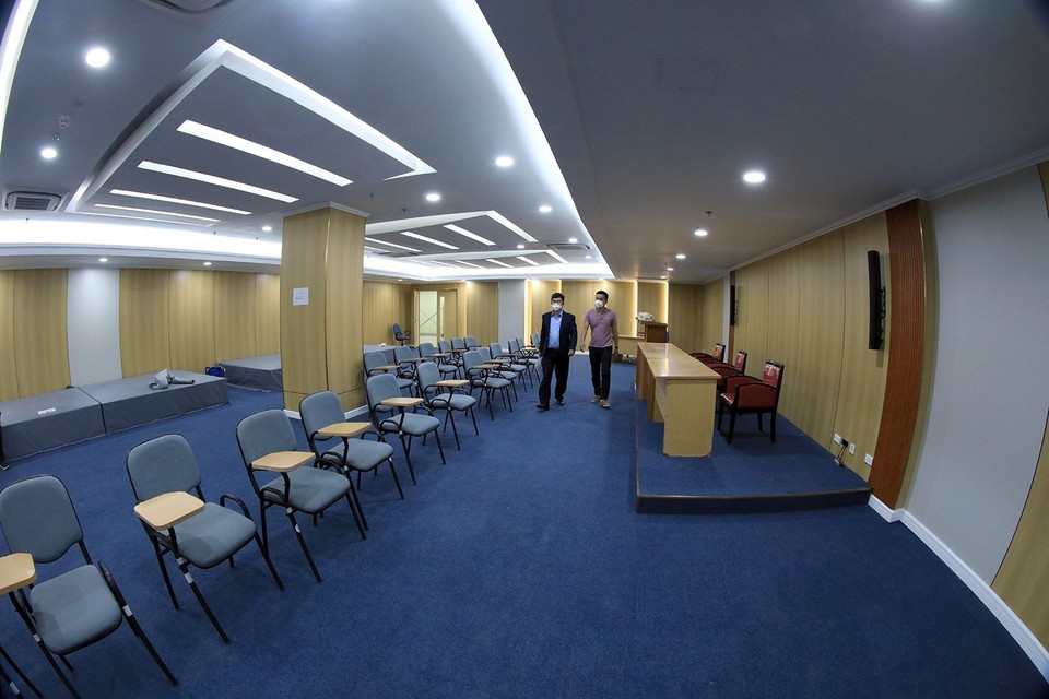 Khu họp báo sẵn sàng phục vụ SEA Games 31. (Ảnh: Tuấn Anh/TTXVN)