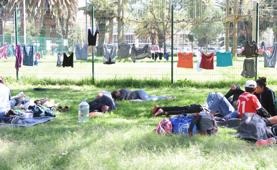 Một số hình ảnh về người di cư tại trung trung tâm cứu trợ ở sân vận động Jesus Martinez Palillo, thủ đô Mexico City. (Ảnh: Việt Hùng/Vietnam+)