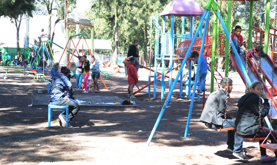 Chính quyền thành phố tạo không gian vui chơi cho các em nhỏ. (Ảnh: Việt Hùng/Vietnam+)