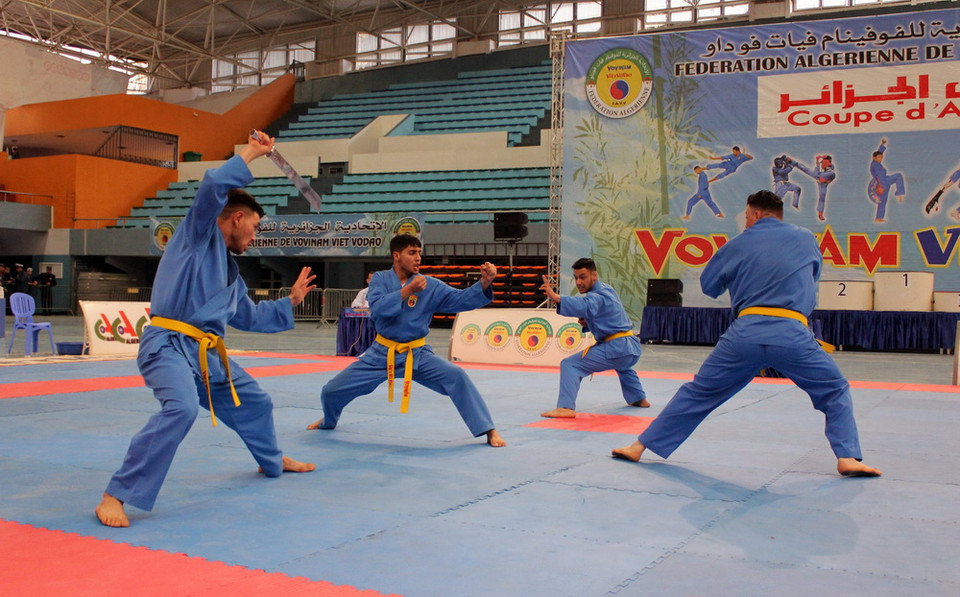 Vận động viên thi đấu nội dung đa luyện nam. (Ảnh: Lê Quang Trường/TTXVN)