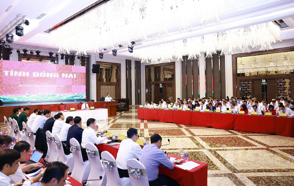 Buổi làm việc của Thủ tướng Phạm Minh Chính với Ban thường vụ Tỉnh ủy Đồng Nai. (Ảnh: Dương Giang/TTXVN)