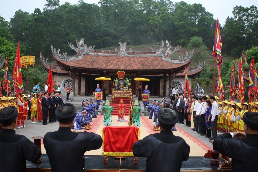 Nghi thức tế lễ tại Đền thờ Đức Quốc Tổ Lạc Long Quân thuộc Khu Di tích lịch sử Quốc gia đặc biệt Đền Hùng (tỉnh Phú Thọ). (Ảnh: Thanh Tùng/TTXVN)