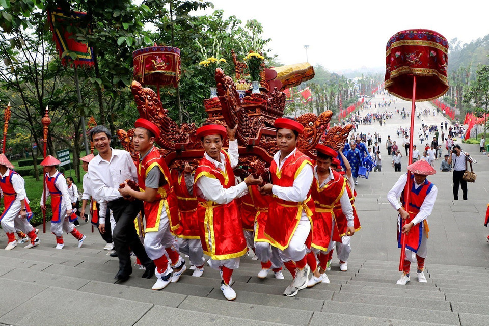 Lễ rước kiệu về Đền Hùng để tri ân công đức các Vua Hùng và các bậc tiền nhân đã có công dựng nước trong dịp giỗ Tổ Hùng Vương ở Phú Thọ. (Ảnh: Trung Kiên/TTXVN)