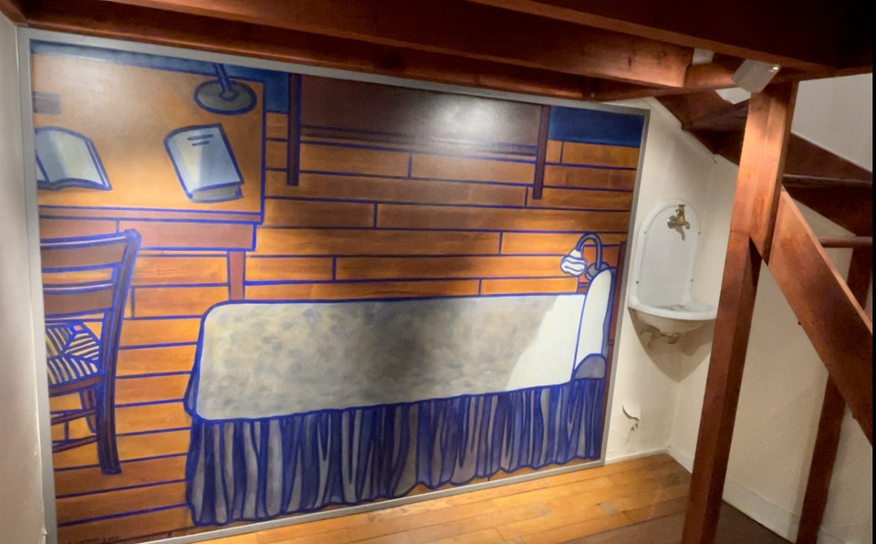 Không gian tái hiện căn phòng Bác Hồ từng sống ở nhà số 9 ngõ Compoint. (Ảnh: Thu Hà/TTXVN)