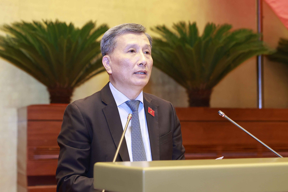 Chủ nhiệm Ủy ban Khoa học, Công nghệ và Môi trường của Quốc hội Lê Quang Huy trình bày Báo cáo giải trình, tiếp thu, chỉnh lý dự thảo Luật Tài nguyên Nước (sửa đổi). (Ảnh: Doãn Tấn/TTXVN)