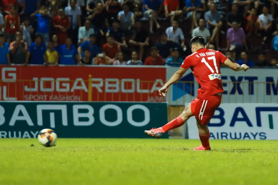 Hòa 2-2 sau 90 phút, hai đội bước thẳng vào loạt sút luân lưu cân não theo điều lệ giải chứ không tiếp tục trải qua hiệp phụ. (Ảnh: Nguyên An/Vietnam+)