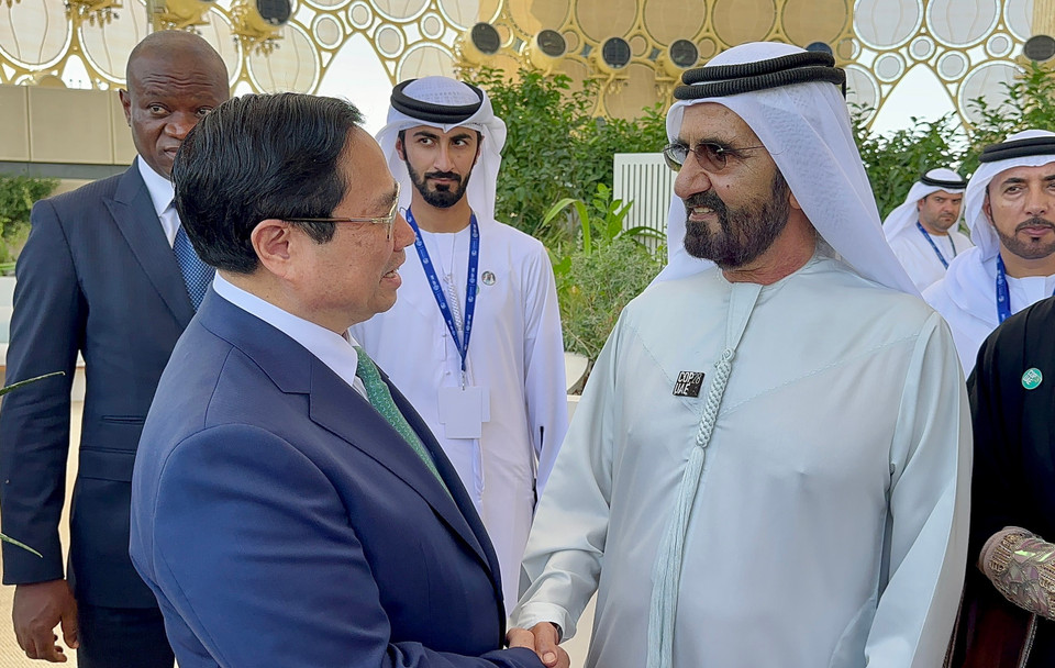 Thủ tướng Phạm Minh Chính gặp Thủ tướng UAE Mohammed bin Rashid Al Maktoum. (Ảnh: TTXVN phát)
