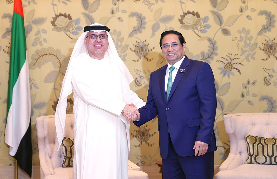 Thủ tướng Phạm Minh Chính tiếp Bộ trưởng Nguồn nhân lực UAE Abdulmanan Al Awar. (Ảnh: Dương Giang/TTXVN)