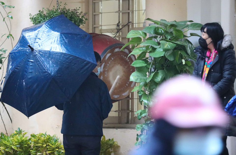 Tiếng trông vào tiết học vang lên sau nhiều tháng im lìm. (Ảnh: Thanh Tùng/TTXVN)