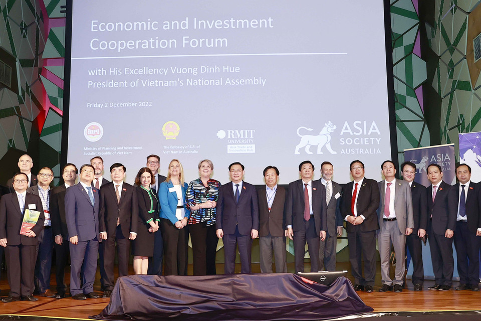 Chủ tịch Quốc hội Vương Đình Huệ với đại biểu tham dự Diễn đàn hợp tác kinh tế Việt Nam-Australia. (Ảnh: Doãn Tấn/TTXVN)