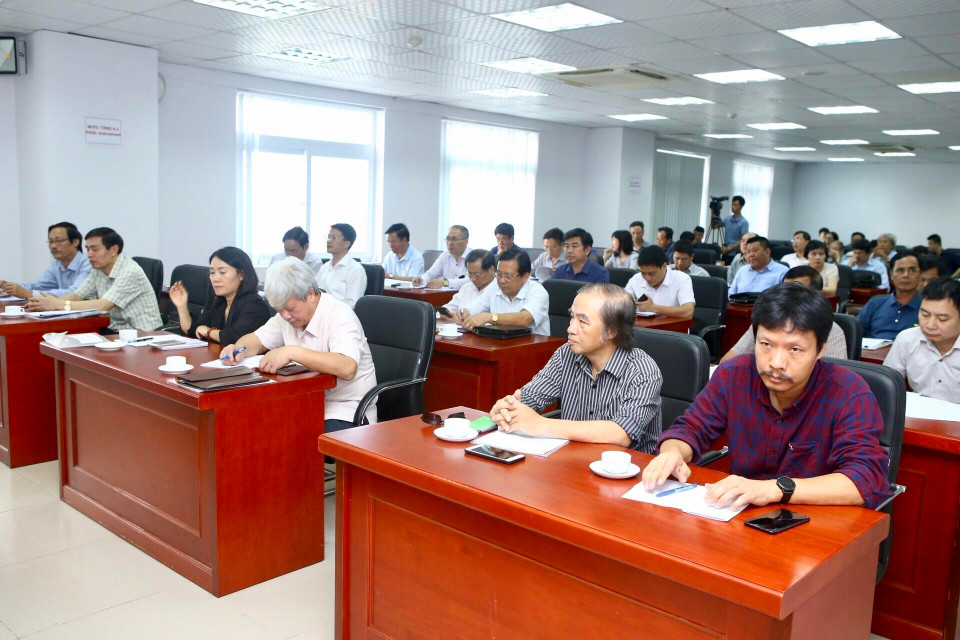 Các thành viên giám khảo thuộc Hội đồng Sơ khảo dự lễ khai mạc. (Ảnh: Minh Quyết/TTXVN)