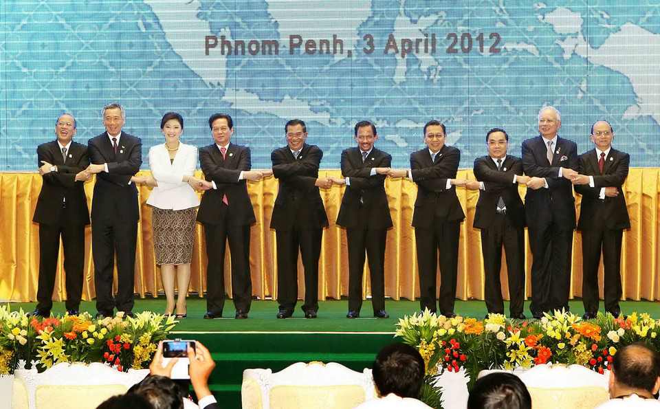 Các trưởng đoàn tại Lễ khai mạc Hội nghị Cấp cao ASEAN lần thứ 20, tổ chức tại Thủ đô Phnom Penh (Campuchia) ngày 3/4/2012. (Ảnh: Đức Tám/TTXVN)