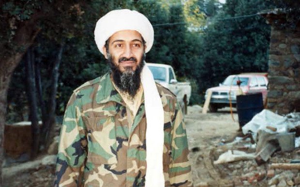Bin Laden lần đầu tiên tới Afghanistan vào những năm 1980 để tham gia chiến tranh chống lại Liên bang Xô Viết. Ông ta đã thành lập tổ chức khủng bố al-Qaeda cùng với những chiến binh tham gia vào cuộc chiến đó.