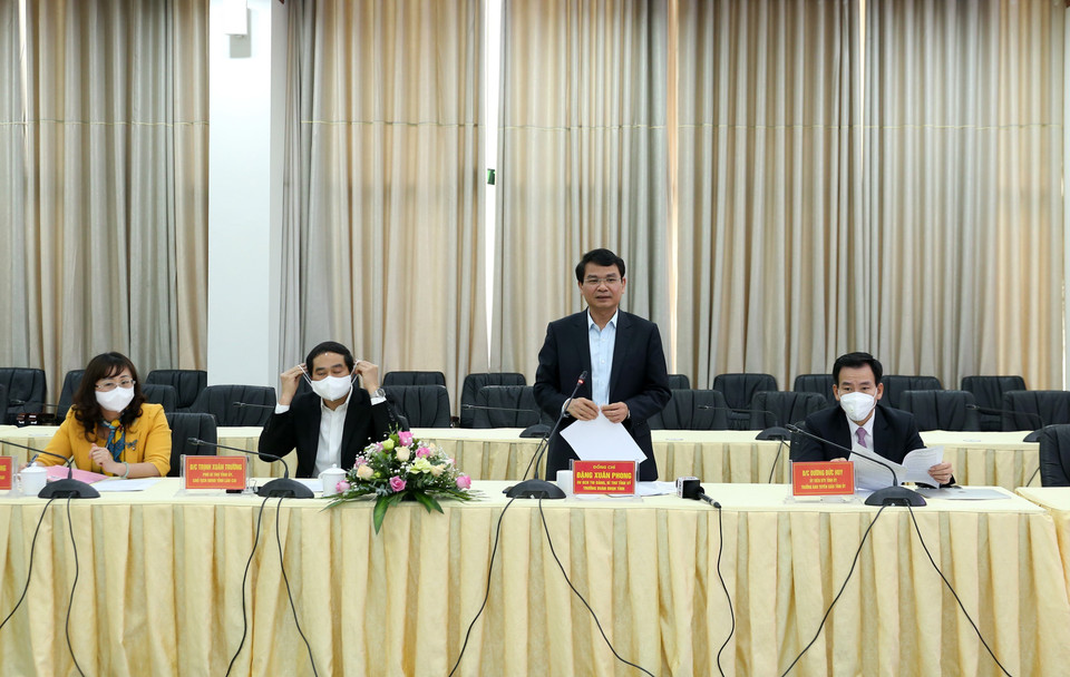 Ông Đặng Xuân Phong, Ủy viên Trung ương Đảng, Bí thư Tỉnh ủy Lào Cai phát biểu tại buổi làm việc. (Ảnh: Quốc Khánh/TTXVN)