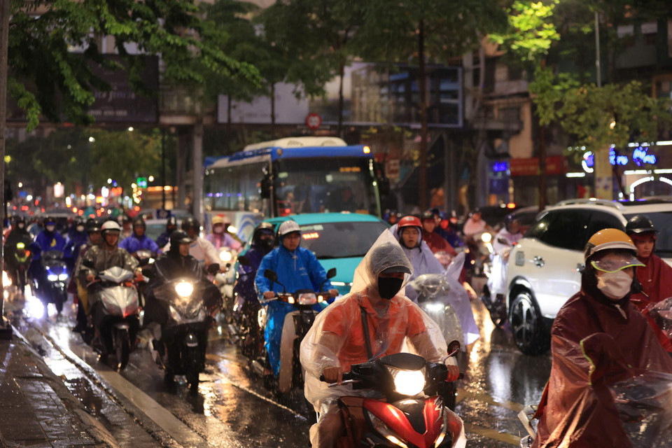 Nút giao Nguyễn Chí thanh và Đê La Thành. (Ảnh: Hoài Nam/Vietnam+)