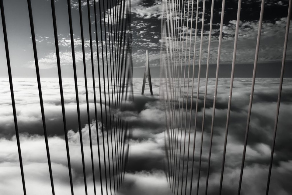 Cầu mây. (Nguồn: NatGeo) Tác giả chụp được khoảnh khắc Cầu Cần Thơ mờ ảo trong sương mù.