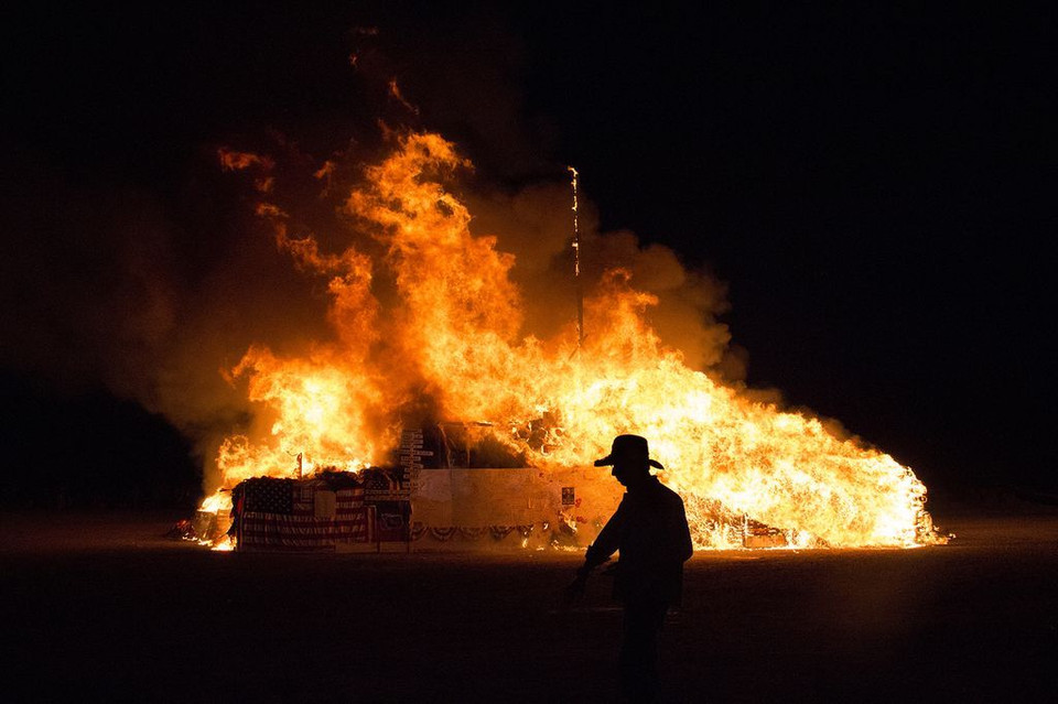 Đốt lửa tưởng niệm liệt sỹ ở Syracuse, New York. (Nguồn: NatGeo)