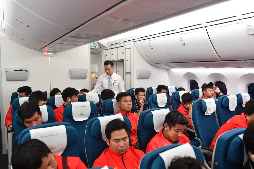 Sau chiến thắng của tuyển bóng đá nam Việt Nam trong trận chung kết SEA Games 30, Thủ tướng Chính phủ Nguyễn Xuân Phúc mở tiệc chiêu đãi với đội tuyển bóng đá giành huy chương vàng tại SEA Games 30. (Ảnh: CTV/Vietnam+)