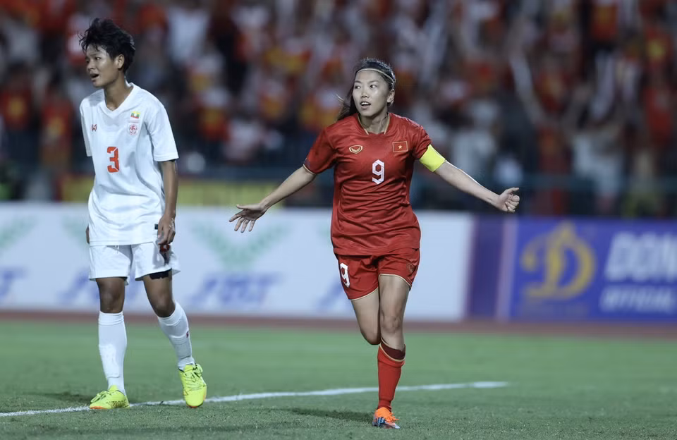 Tạo điều kiện thuận lợi cho Huỳnh Như ghi bàn thắng mở tỷ số 1-0 cho Đội tuyển Việt Nam. (Ảnh: Hoàng Linh/TTXVN)