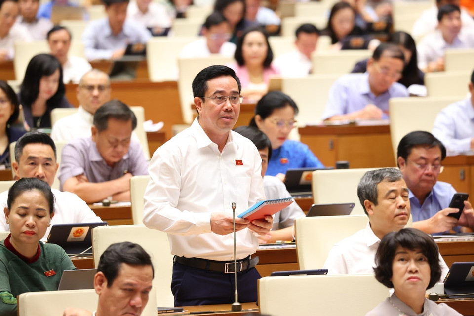 Đại biểu Nguyễn Văn Huy, Đoàn đại biểu Quốc hội tỉnh Thái Bình phát biểu. (Ảnh: Văn Điệp/TTXVN)