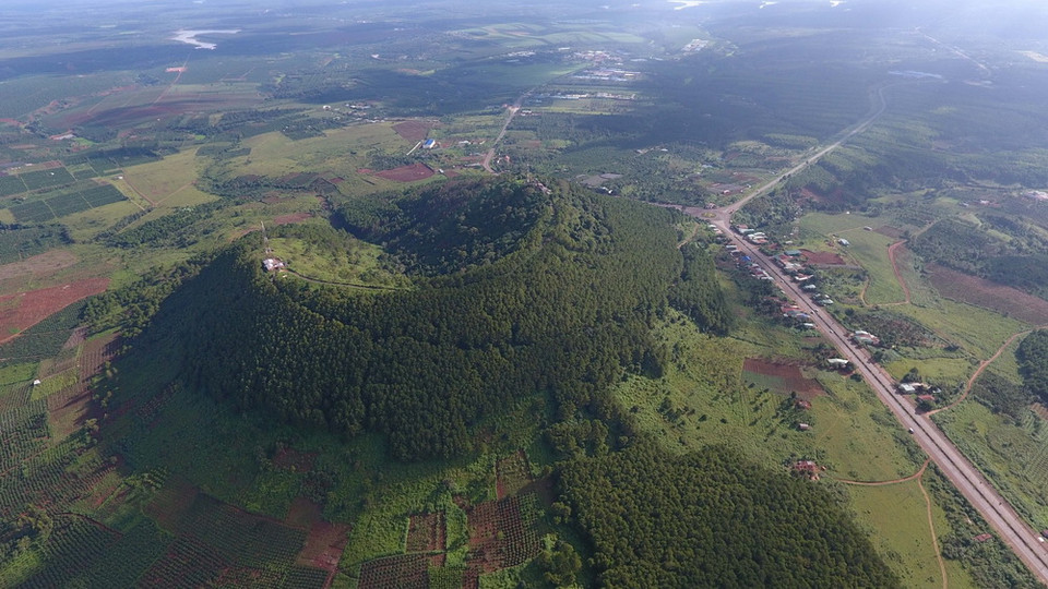 Đỉnh núi Hàm Rồng, thành phố Pleiku. (Ảnh: Nguyễn Hoài Nam/TTXVN)