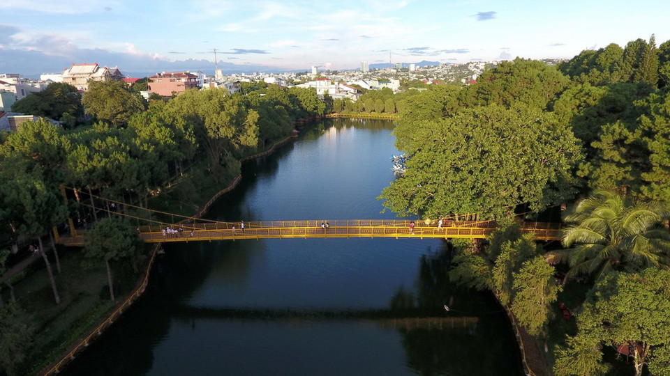 Hồ Đức An ở trung tâm thành phố Pleiku, tỉnh Gia Lai. (Ảnh: Nguyễn Hoài Nam/TTXVN)