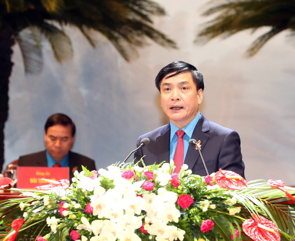 Đồng chí Bùi Văn Cường, Ủy viên Trung ương Đảng, Chủ tịch Tổng Liên đoàn Lao động Việt Nam đọc diễn văn khai mạc. (Ảnh: Trọng Đức/TTXVN)