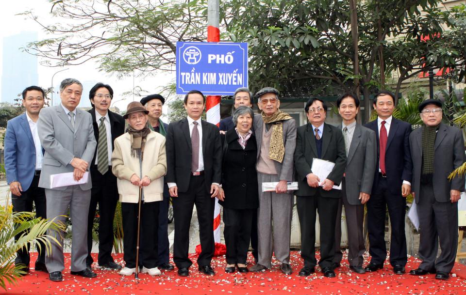 Các đại biểu chụp ảnh chung tại buổi lễ. (Ảnh: Dương Giang/TTXVN)