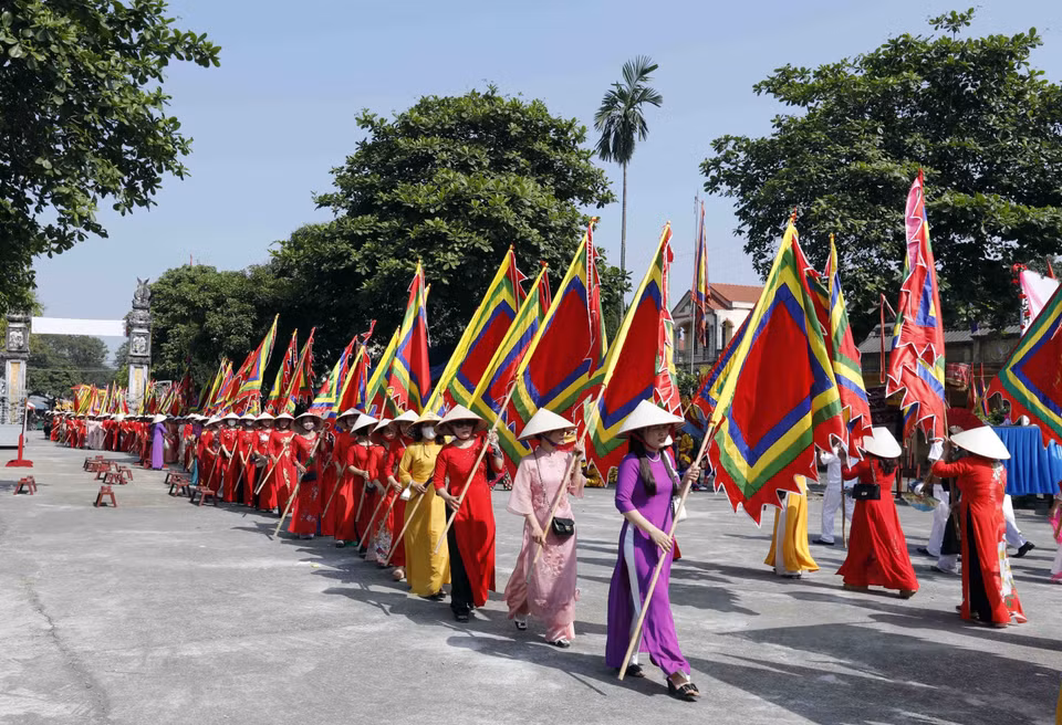 Lễ hội thu hút rất đông người dân và du khách thập phương tham dự. (Ảnh: Trấn Việt/TTXVN)