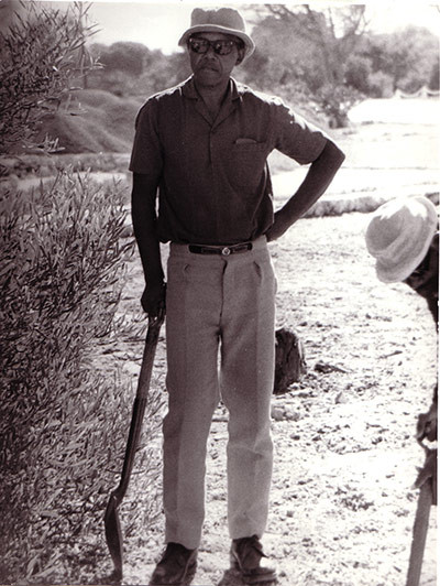 Năm 1977: Nelson Mandela làm vườn ở nhà tù Đảo Robben. (Nguồn: Getty)