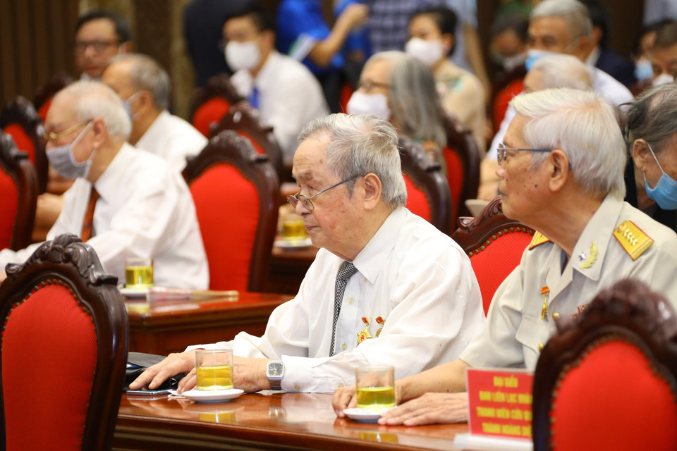 Các đại biểu dự buổi lễ. (Ảnh: Nguyễn Điệp/TTXVN)