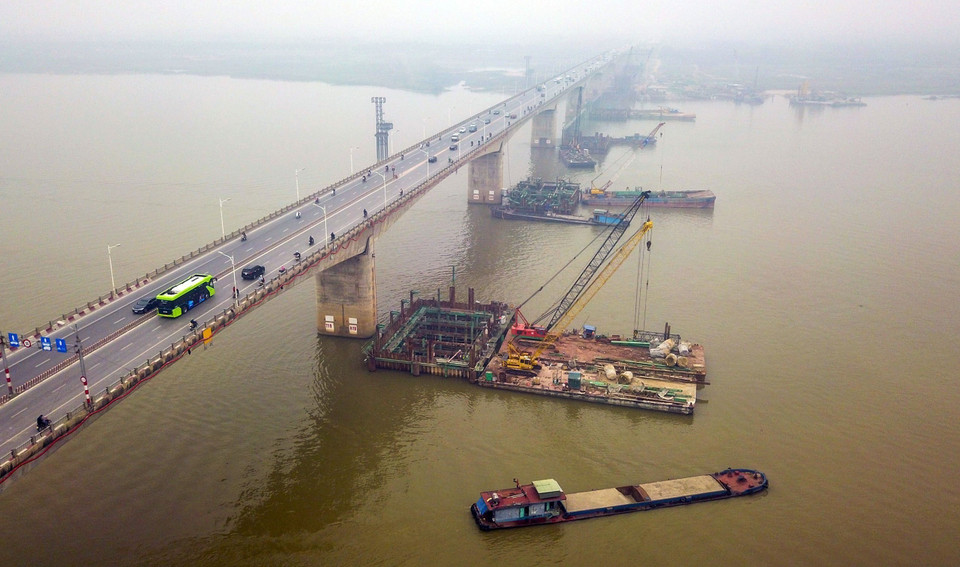 Phần cầu chính vượt sông có chiều dài là 955m. (Ảnh: Huy Hùng/TTXVN)