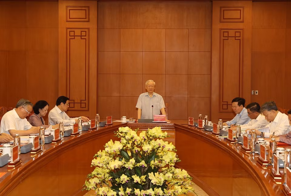 Tại cuộc họp, Tổng Bí thư Nguyễn Phú Trọng cho ý kiến chỉ đạo xử lý đối với các vụ án, vụ việc thuộc diện Ban Chỉ đạo theo dõi, chỉ đạo từ sau Phiên họp thứ 21 của Ban Chỉ đạo đến nay. (Ảnh: Trí Dũng/TTXVN) 