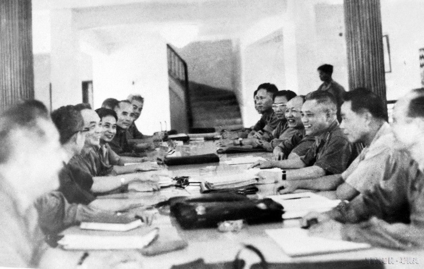 Quân ủy Trung ương họp bàn công tác chiến đấu và xây dựng lực lượng vũ trang. (Nguồn: TTXVN)