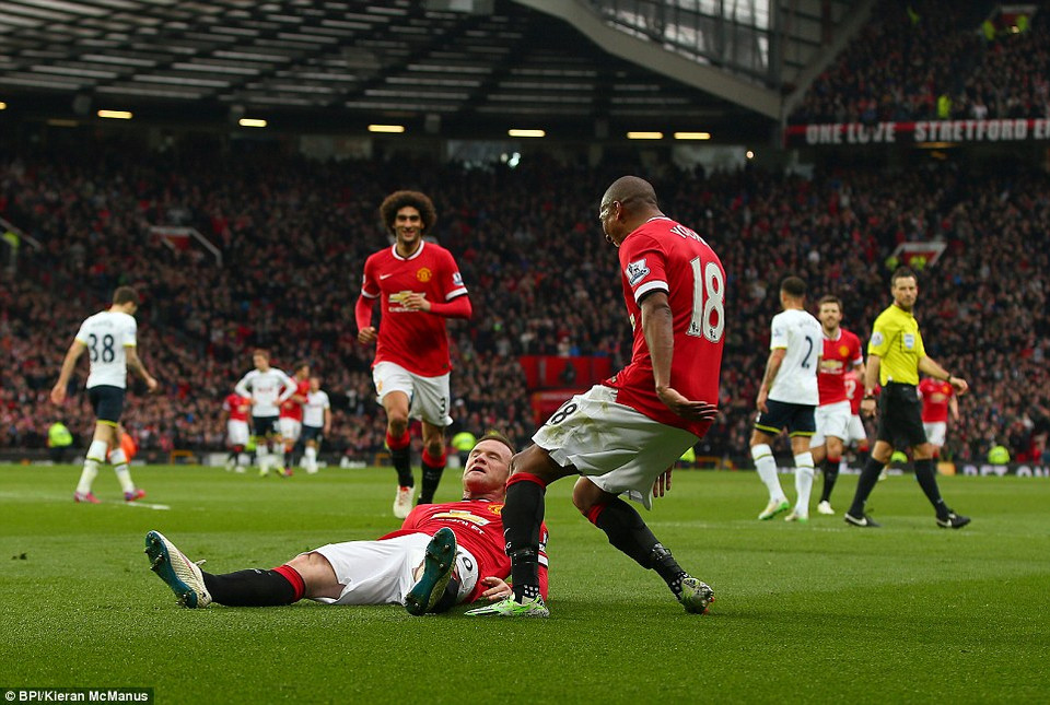 Chiến thắng này cũng đã chấm dứt chuỗi 5 trận liên tiếp chỉ biết hòa và thua của Quỷ đỏ trước Tottenham.