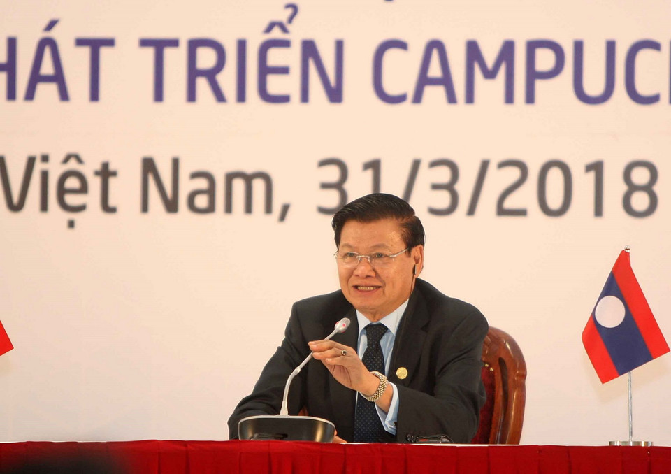 Thủ tướng Chính phủ Lào Thongloun Sisoulith phát biểu tại cuộc họp báo. (Ảnh: TTXVN)