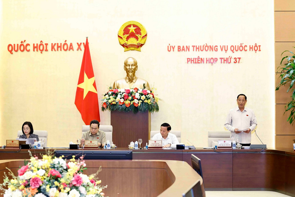 Phó Chủ tịch Quốc hội Trần Quang Phương điều hành phiên họp. (Ảnh: Doãn Tấn/TTXVN)