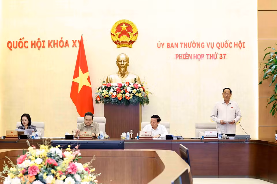 Phó Chủ tịch Quốc hội Trần Quang Phương điều hành phiên họp. (Ảnh: Doãn Tấn/TTXVN)