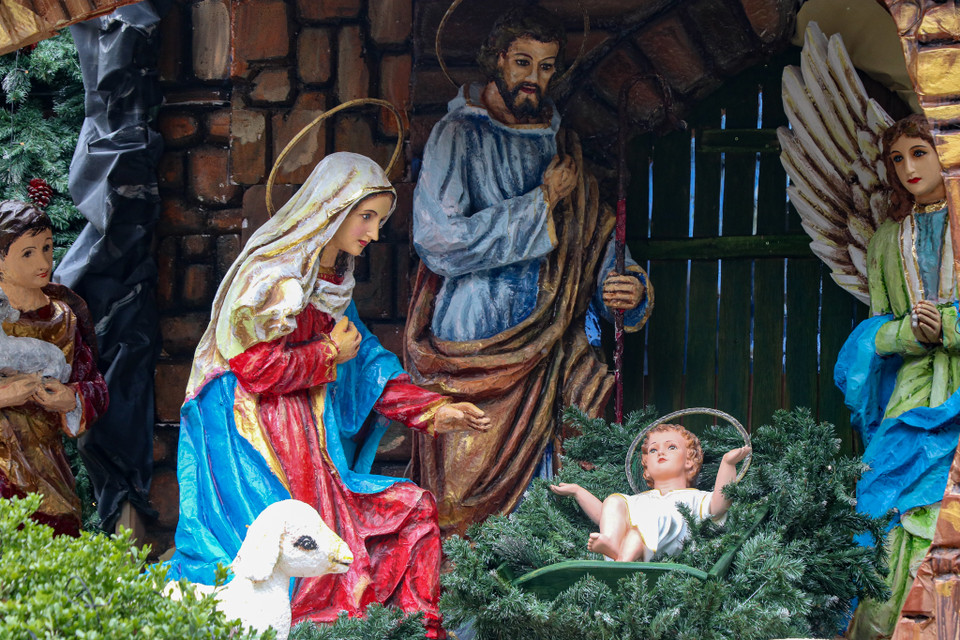 Tiểu cảnh chúa Giêsu được tạo dựng với kích thước, tỷ lệ tượng như người thật, vô cùng chi tiết với các chi tiết màu. (Ảnh: Minh Hiếu/Vietnam+)