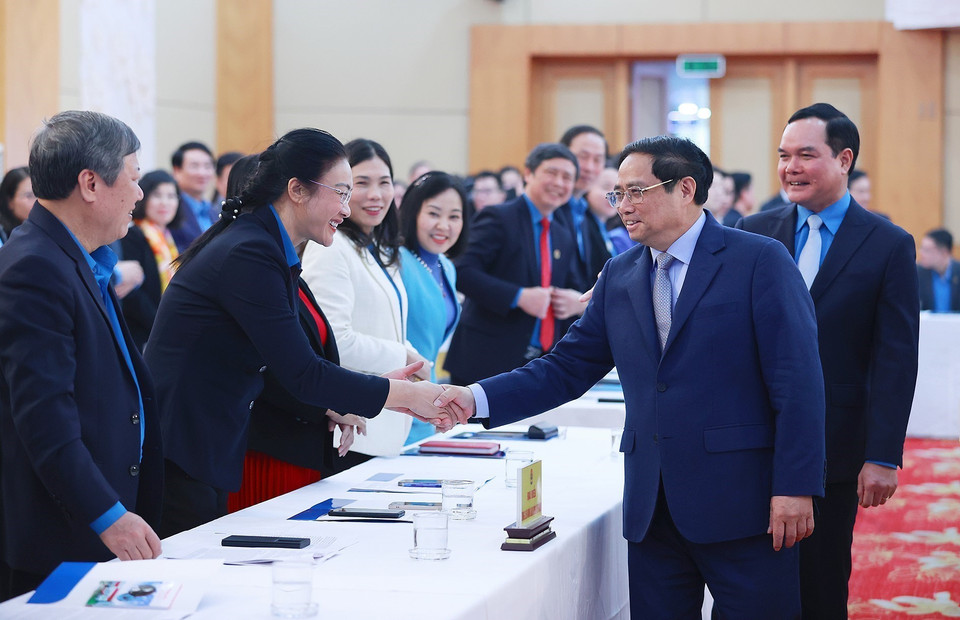 Thủ tướng Phạm Minh Chính với các đại biểu dự hội nghị. (Ảnh: Dương Giang/TTXVN)